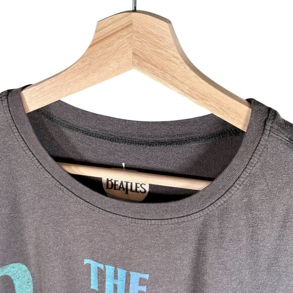 3/$20 The Beatles Women's Large Black Pastel Gradiant Abbey Road S/S Shirt - Picture 3 of 8